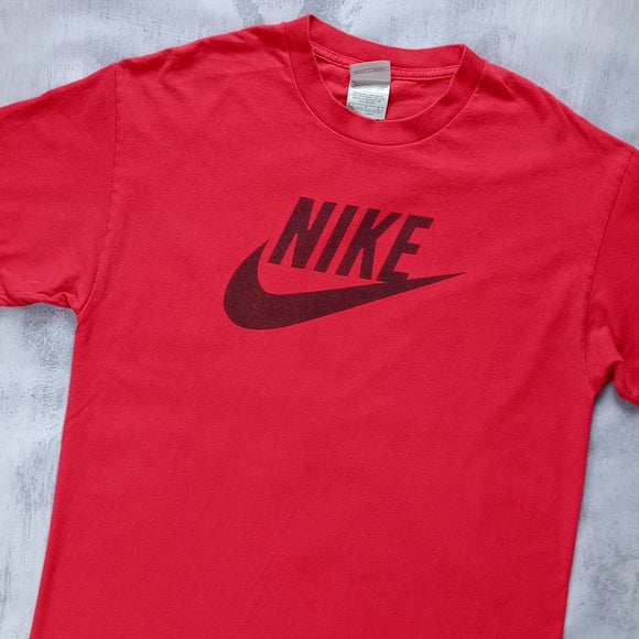 Vintage 2000s NIKE Red Essential T-Shirt