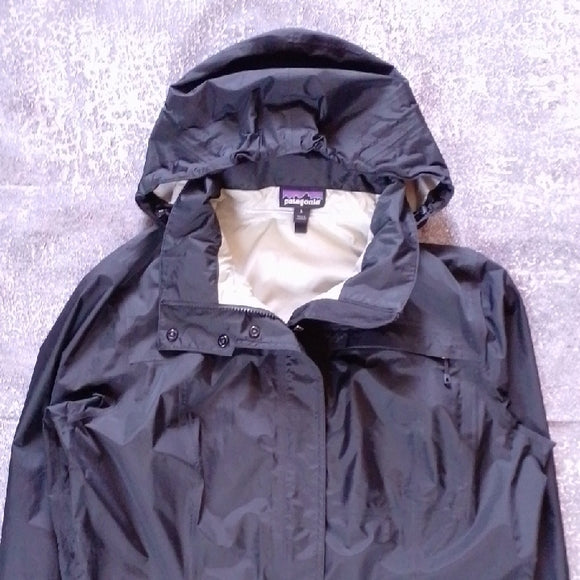 PATAGONIA WOMEN'S RAINCOAT