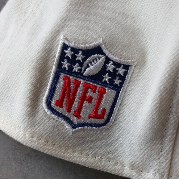 NWOT New Era 39Thirty Sideline 2022 Baltimore Ravens Stretch Cap Chrome White