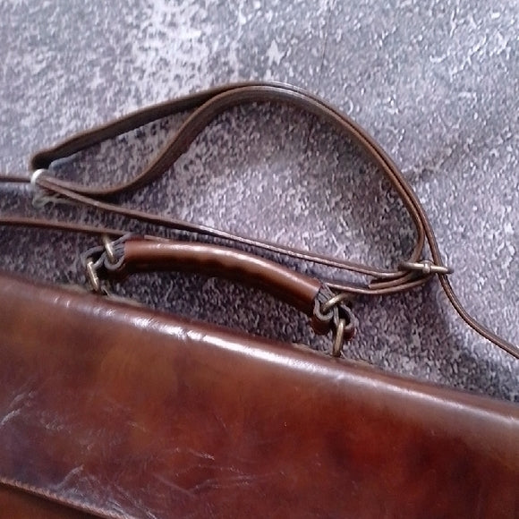 VINTAGE Classic Brown Leather Briefcase