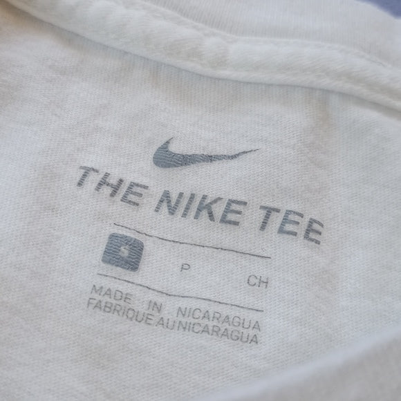 Nike Sportswear Essential Big Logo White T-Shirt The Nike Tee UNISEX