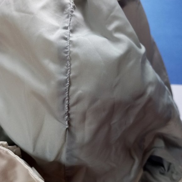 2005 Women’s Sorel Two-Tone Waterproof Rain Jacket