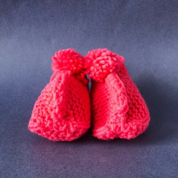 NWT Vintage Handmade Knitted Neon Pink Children’s Slipper Booties