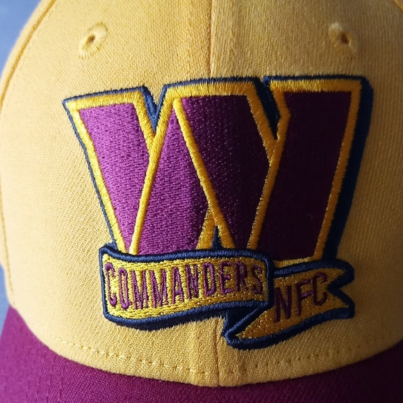 NWOT Washington Commanders New Era SEC 2022 Sideline 39THIRTY Flex Hat - Gold