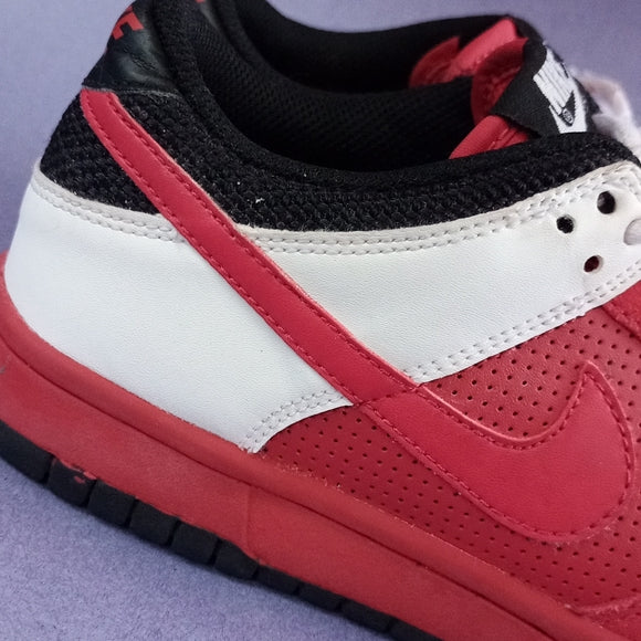 RARE 2008 Nike Dunk Low Shoe 310569-661 Varsity Red