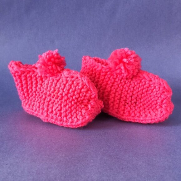 NWT Vintage Handmade Knitted Neon Pink Children’s Slipper Booties