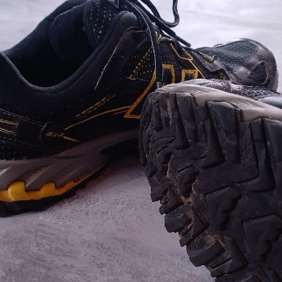 NEW BALANCE 573 GORE-TEX TRAINERS (MT573GTB)
