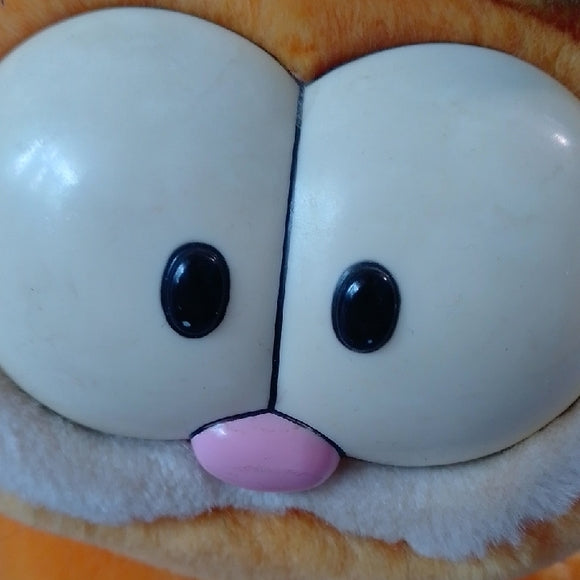 Vintage 1981 Garfield Baseball Themed Plush Toy