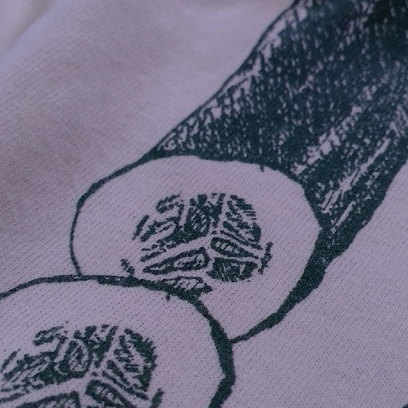 Vintage 90s AOP White and Green Vegetable Print T-Shirt