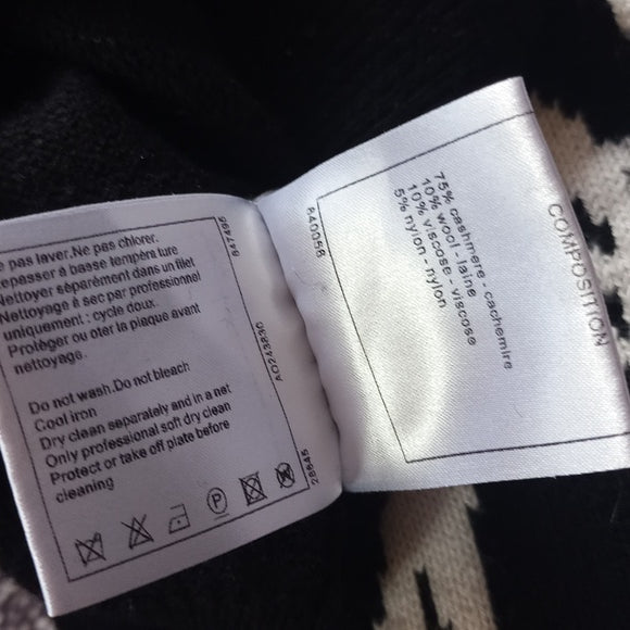 CHANEL MADE IN ITALY CASHMERE AND WOOL PRINT SWEATER P70961K10199