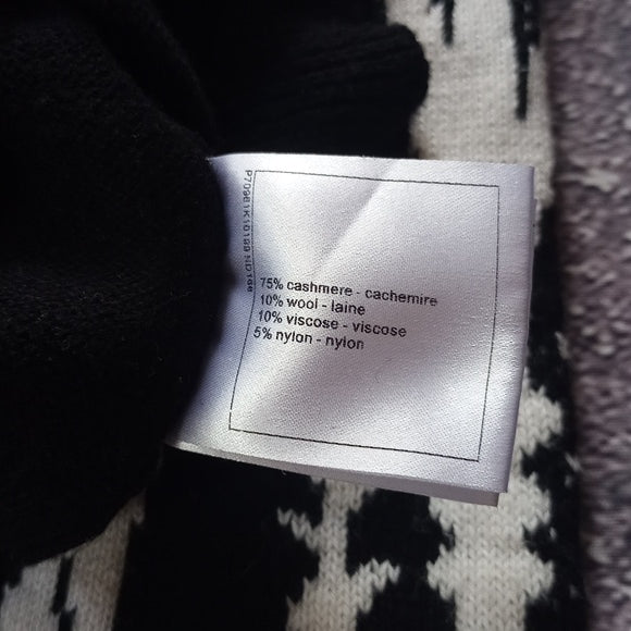 CHANEL MADE IN ITALY CASHMERE AND WOOL PRINT SWEATER P70961K10199