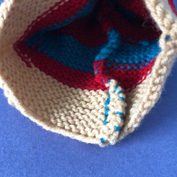 NWOT Vintage Hand-Knitted Made-in-Canada Blue & Cream Beanie with Pom Pom