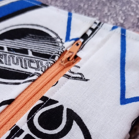 One-of-a-Kind Reworked 1993 NHL Crossbody Bag – Unisex