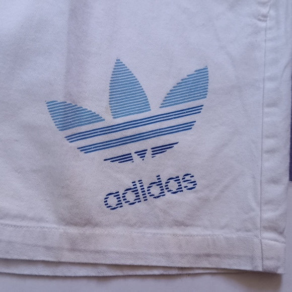 Vintage 90s Adidas Essential Shorts Unisex