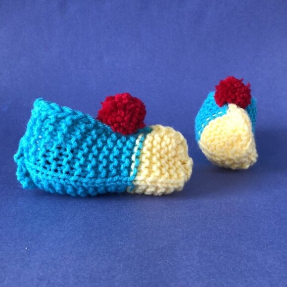 NWT Vintage Handmade Knitted Teal Yellow Children’s Slipper Booties