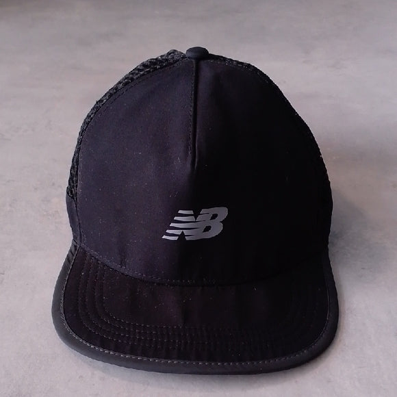 New Balance Dry Dark Mesh Hat Workout