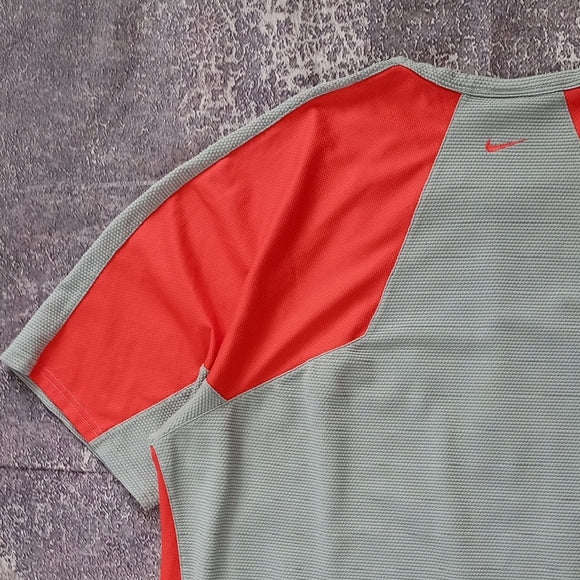 NIKE SPHERE DRY Men's Gray and Red Athletic Shirt ORANGE/GREY