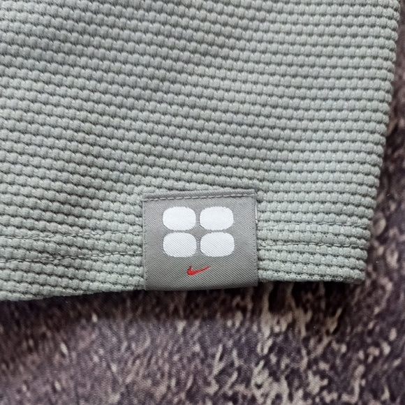 NIKE SPHERE DRY Men's Gray and Red Athletic Shirt ORANGE/GREY
