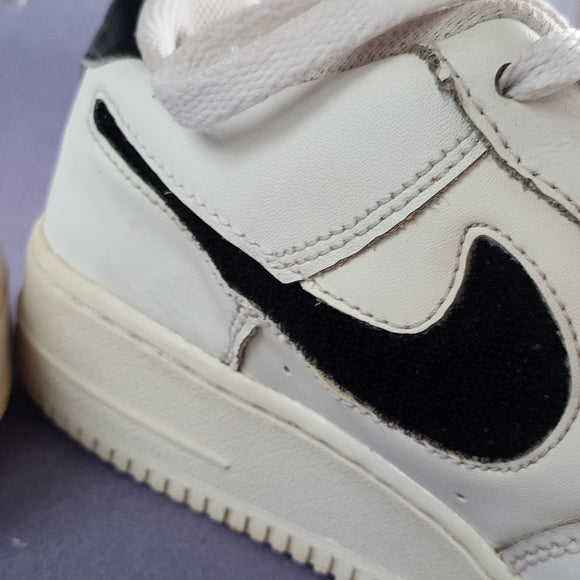 Nike Air Force 1 Low Removable Swoosh White Green Strike (GS) NIKE AR7446-100