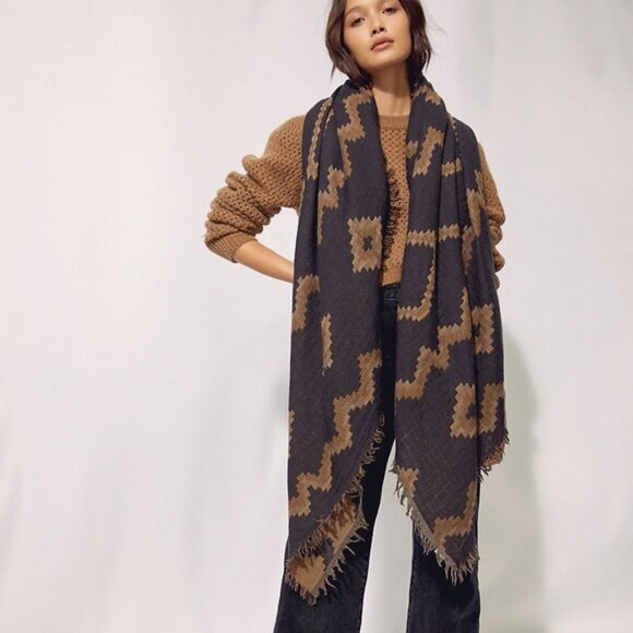 Aritzia Wilfred 100% wool Blanket Scarf STYLE# WSW4-91078-44