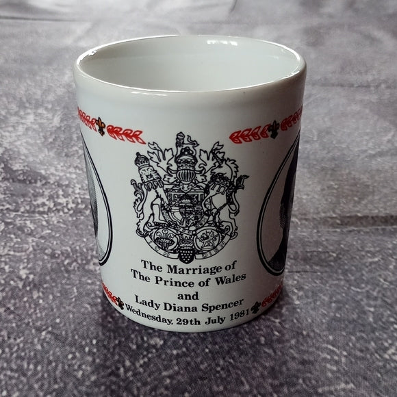 VINTAGE 1981 MUG MARRIAGE OF THE PRINCE OF WALES & LADY DIANA SPENCER