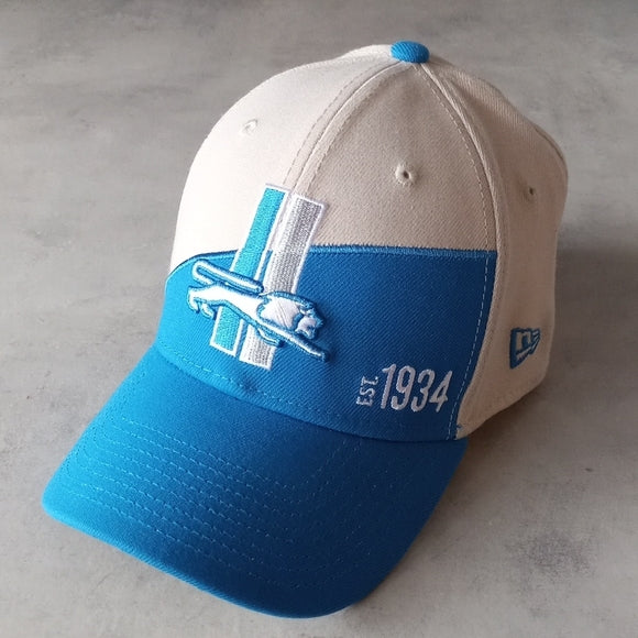NWOT New Era Cream/Blue Detroit Lions 2023 Sideline Historic 39THIRTY Flex Hat