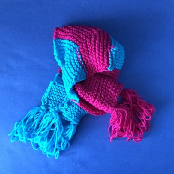 NWOT Vintage Hand-Knitted Made-in-Canada Colourful Warm Scarf
