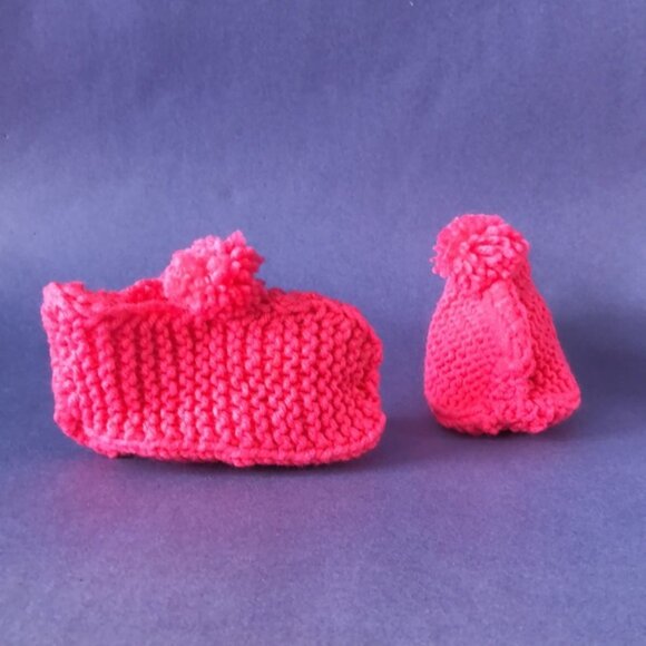 NWT Vintage Handmade Knitted Neon Pink Children’s Slipper Booties