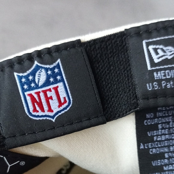 NWOT New Era Cream/Black Atlanta Falcons 2022 Sideline 39THIRTY 2-Tone Flex Hat