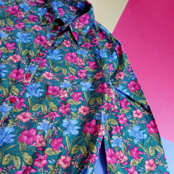 Vintage Womens Button-Up Light Summer Floral Shirt