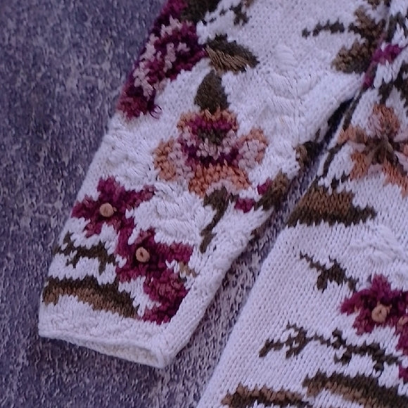VINTAGE 90s Floral Hand Knit Women's Sweater - CAPE ISLE KNITTERS