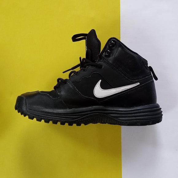 Nike Dual Fusion Hills Women’s 9M Mid Top Black & White Boots 749474-010