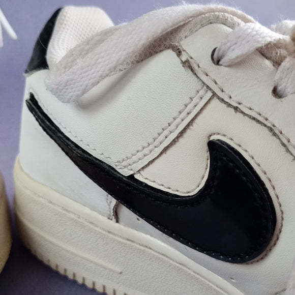Nike Air Force 1 Low Removable Swoosh White Green Strike (GS) NIKE AR7446-100