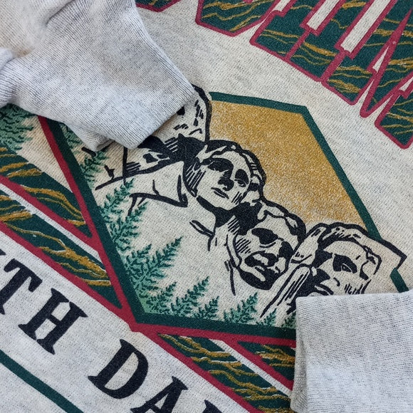 VINTAGE 90s Mount Rushmore South Dakota Crewneck Sweater