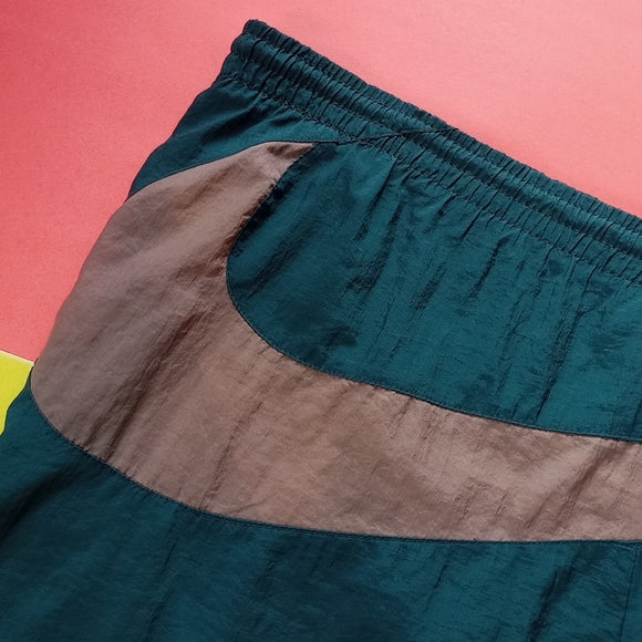 Vintage 90s Nike Big Check Essential Shorts Unisex