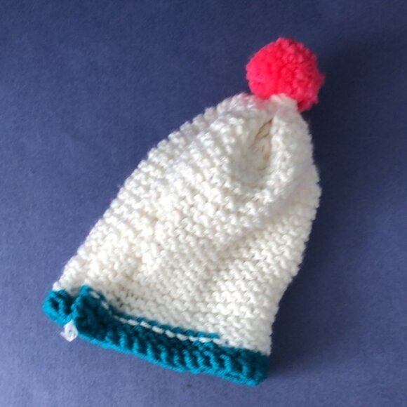 NWOT Vintage Hand-Knitted Made-in-Canada White & Blue Beanie with Pom Pom