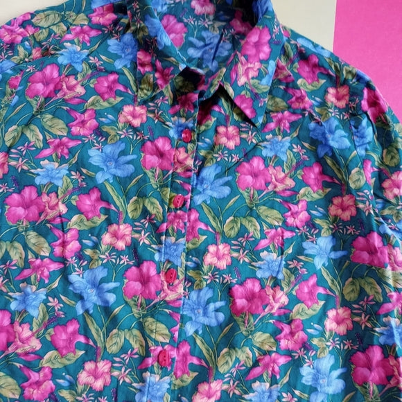 Vintage Womens Button-Up Light Summer Floral Shirt