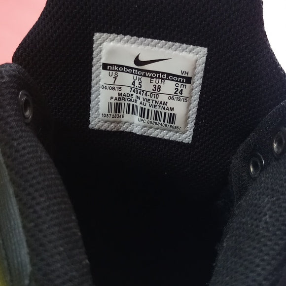 Nike Dual Fusion Hills Women’s 9M Mid Top Black & White Boots 749474-010