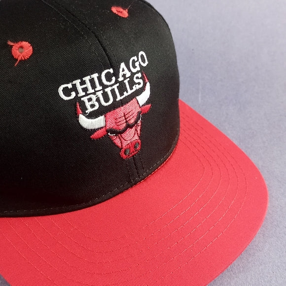 Vintage 90s Chicago Bulls LOGO 7 Official NBA Snapback Hat