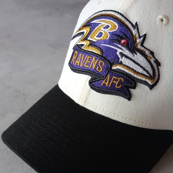 NWOT New Era 39Thirty Sideline 2022 Baltimore Ravens Stretch Cap Chrome White