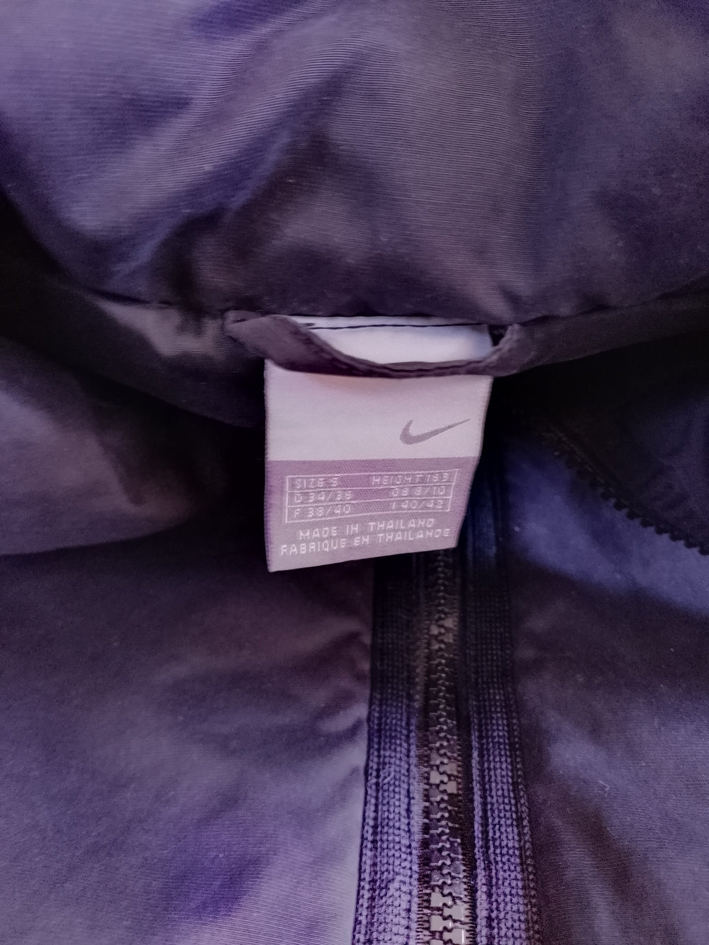 Vintage Y2K Nike Women's Black Zip-Up Jacket