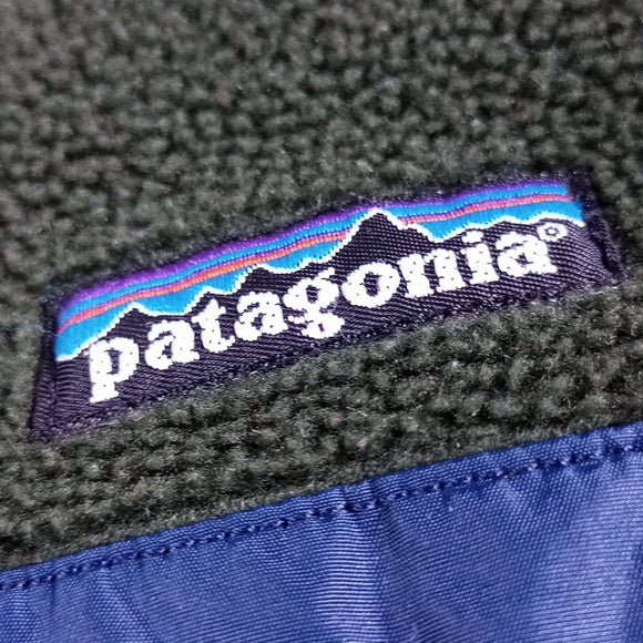 Vintage Patagonia Pullover Sweater Green. Blue Trim UNISEX