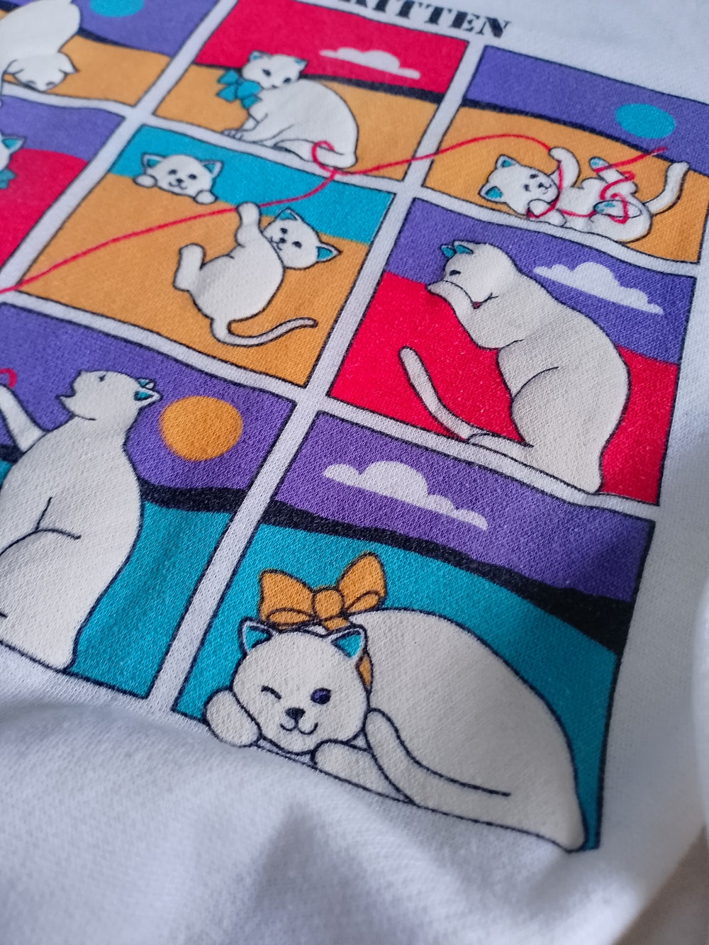 Vintage 90s White 'The Kitten' Graphic Sweatshirt UNISEX