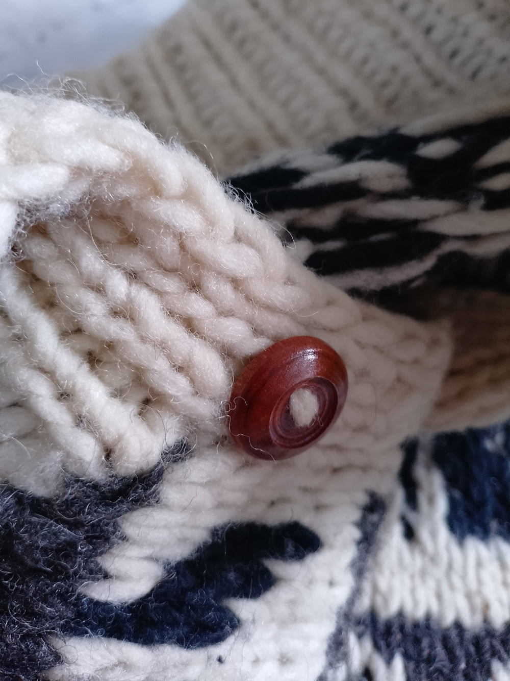Vintage Artesanias Ishka Handmade Wool Sweater Cardigan