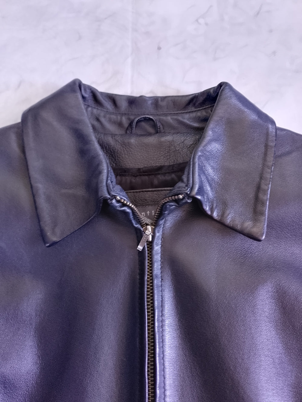MANTLES Classic Black Leather Jacket