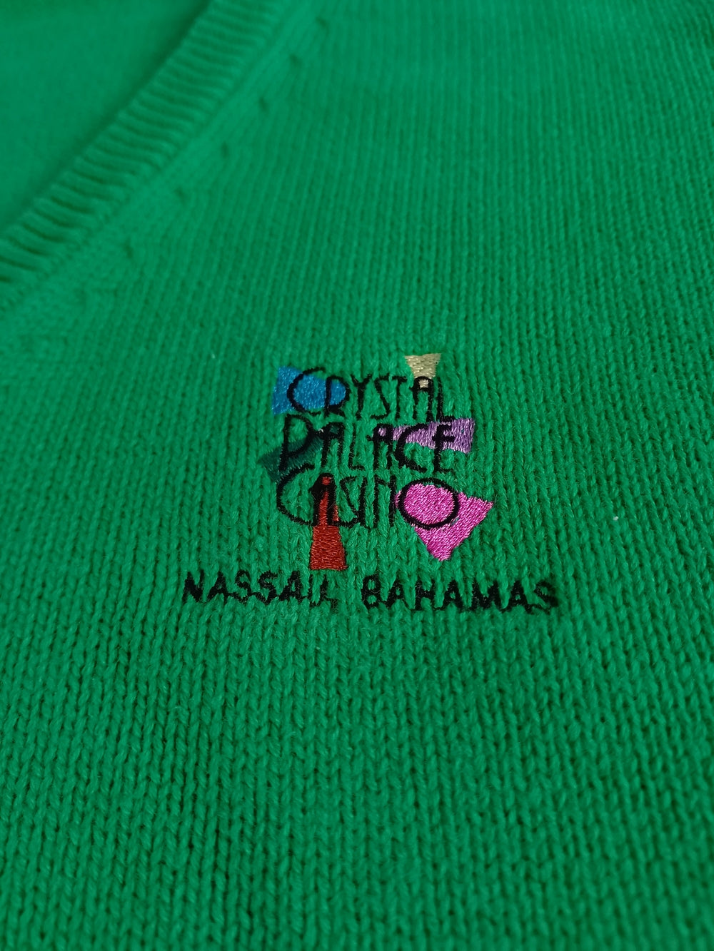 Vintage 90s CRYSTAL PALACE CASINO BAHAMAS V-Neck Sweatshirt