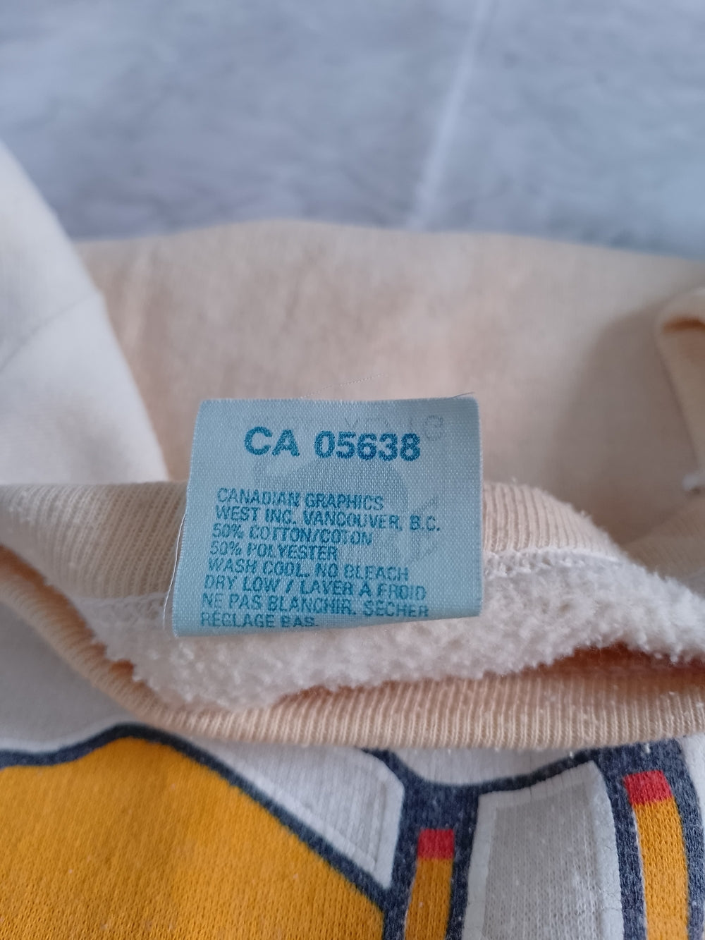 Vintage 1988 DUCK Just Hanging Out In Toronto Crewneck Sweater Unisex