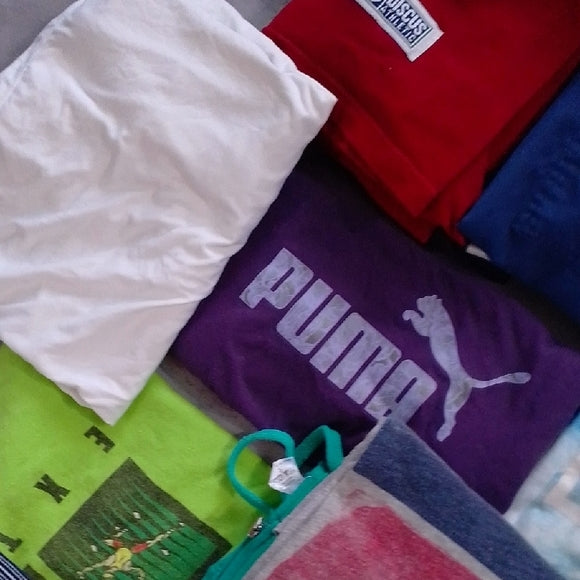 🧺 30-Piece Mixed Wholesale Clothing Bundle (Men’s, Women’s & Kids) 👕