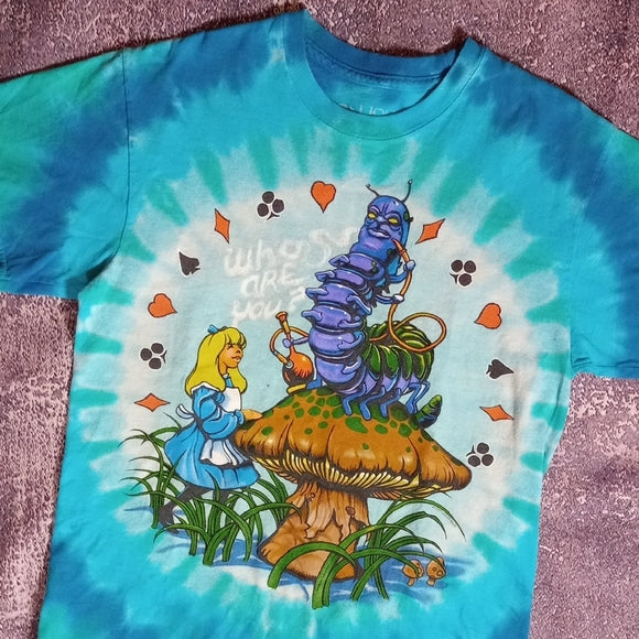 2009 LIQUID BLUE Blue Tie-Dye Alice in Wonderland T-Shirt UNISEX