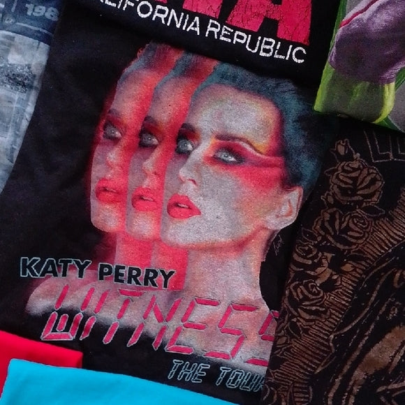 🧺 30-Piece Mixed Wholesale Clothing Bundle (Men’s, Women’s & Kids) 👕